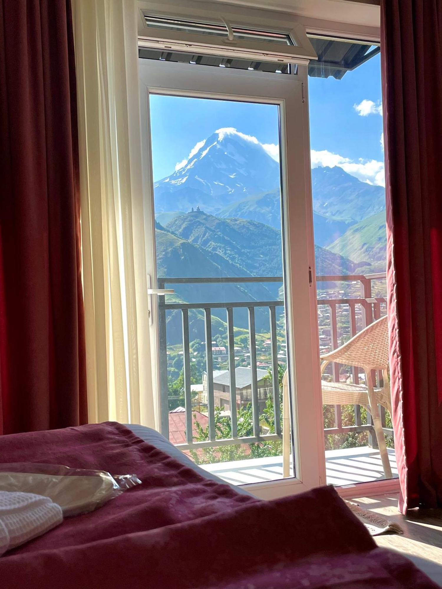 Planet Kazbegi Hotel ภายนอก รูปภาพ