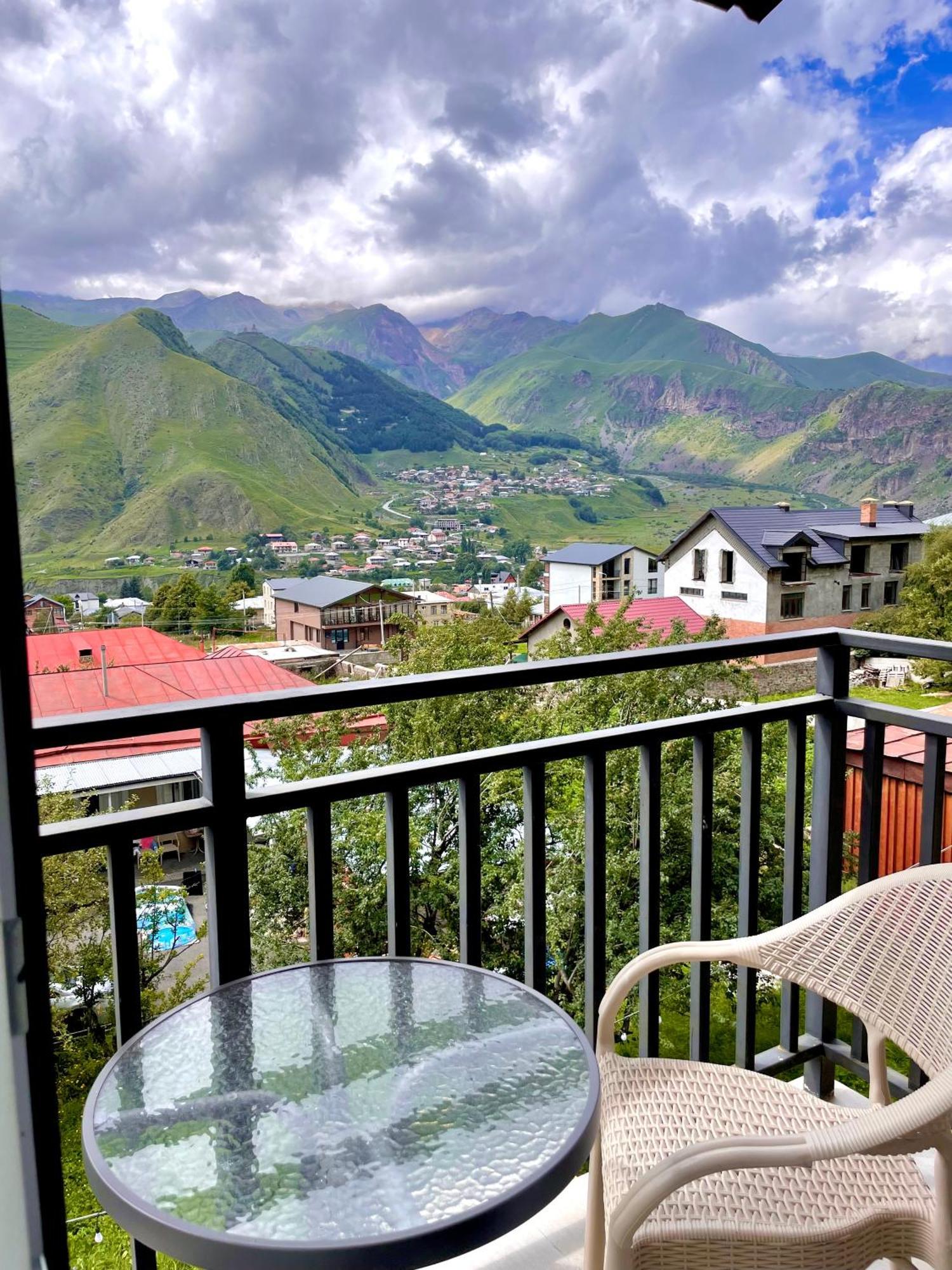 Planet Kazbegi Hotel ภายนอก รูปภาพ