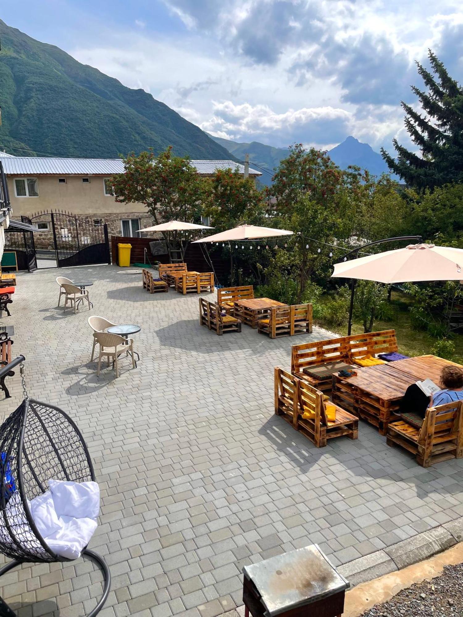 Planet Kazbegi Hotel ภายนอก รูปภาพ