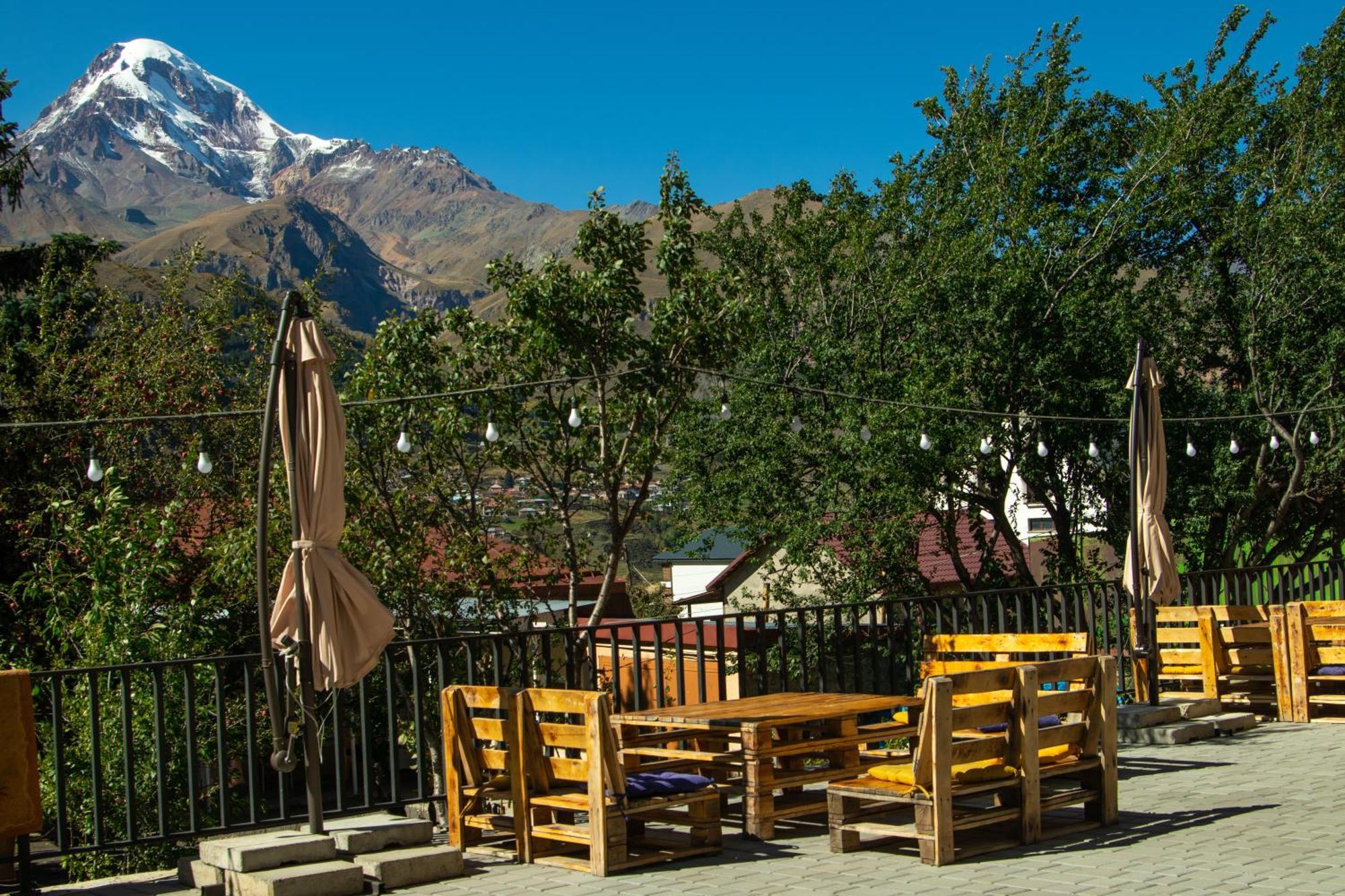 Planet Kazbegi Hotel ภายนอก รูปภาพ